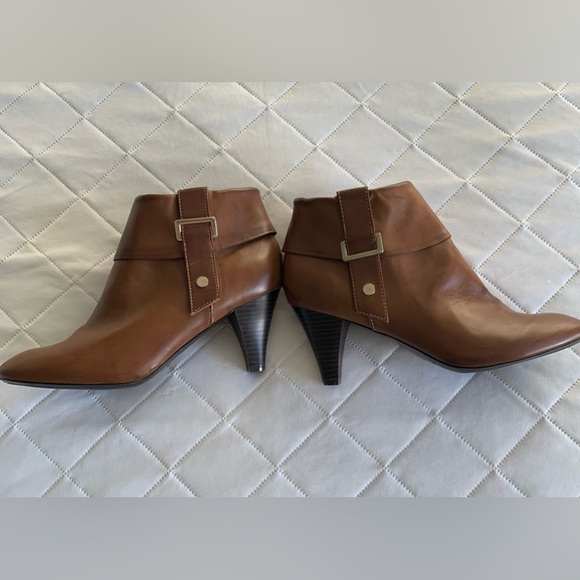 Valerie Stevens Boots - Picture 1 of 4